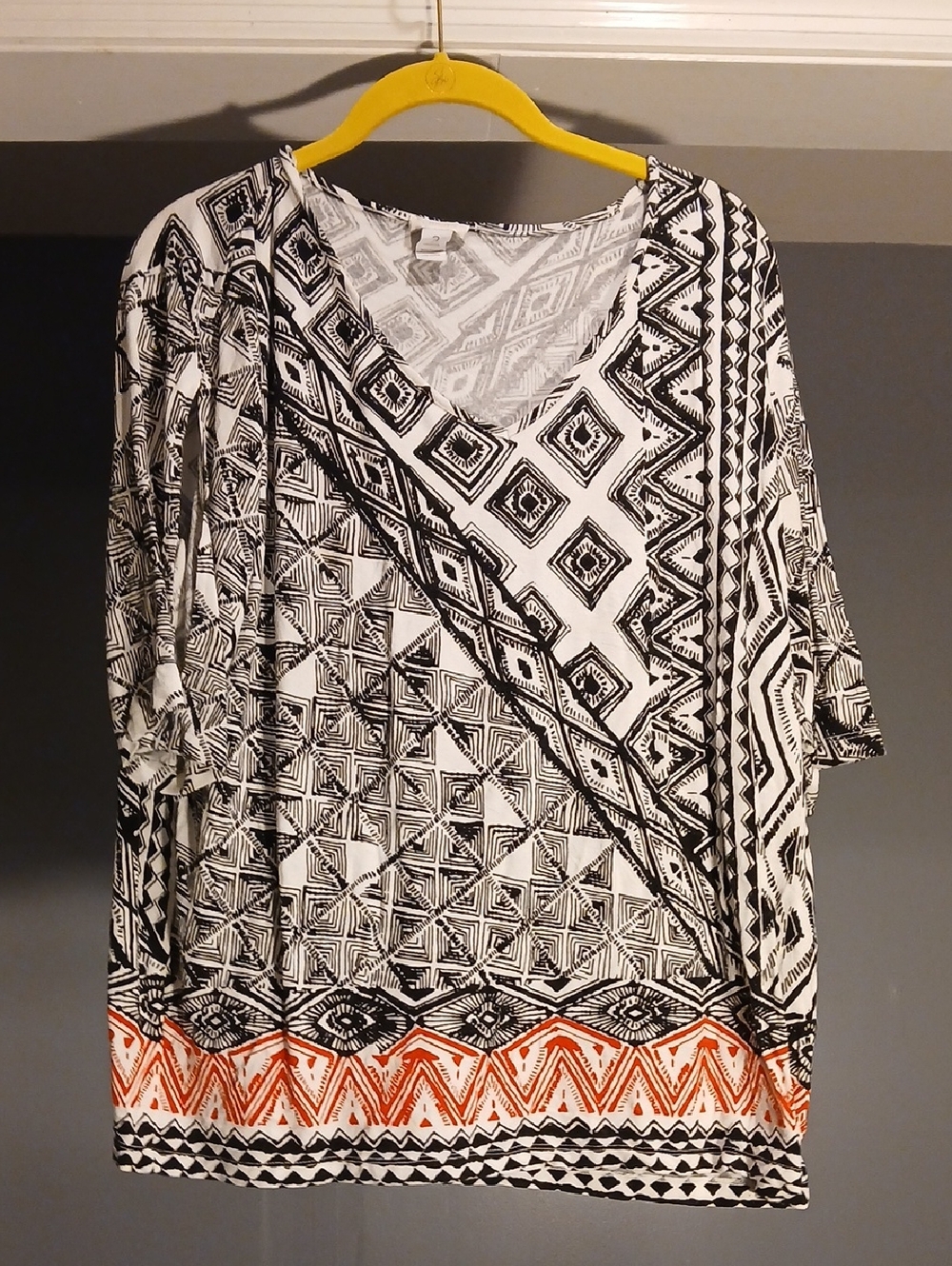 Chico's Black & White Geometric V-Neck Tunic with Red Border